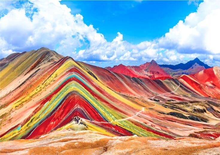 Imagem das montanhas coloridas de Puno